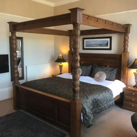 Lavinia House 4*