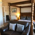 Lavinia House بيت ضيافة
