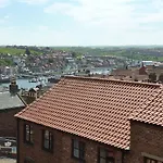 Lavinia House 4*