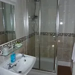 Lavinia House بيت ضيافة