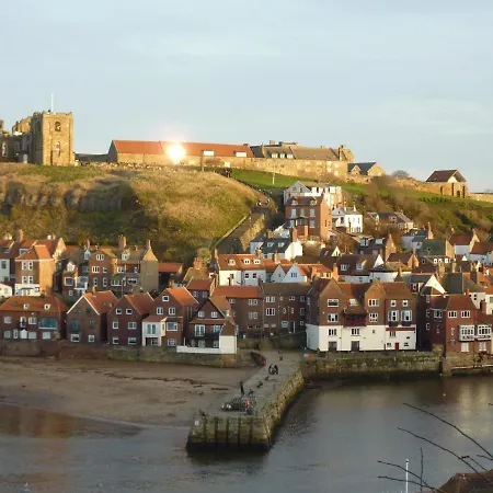 Guest house Lavinia House 4*