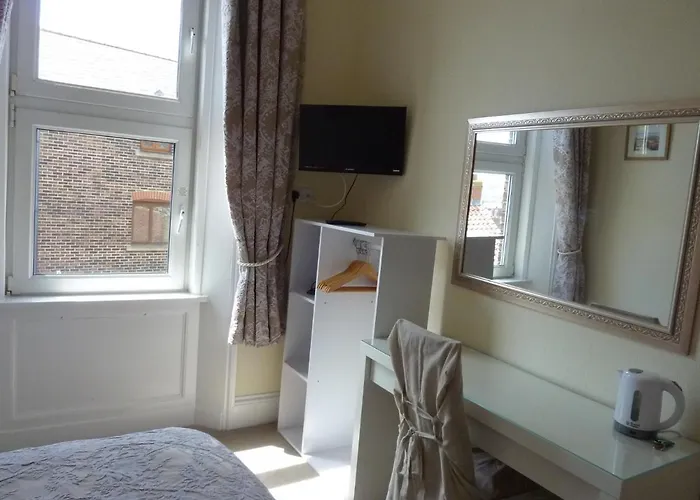 Lavinia House Πανσιόν 4*