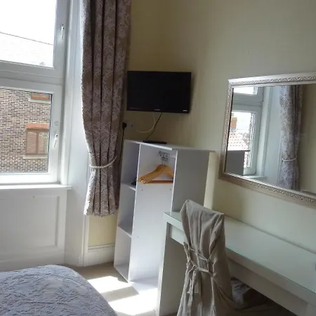 Lavinia House Pensjonat 4*